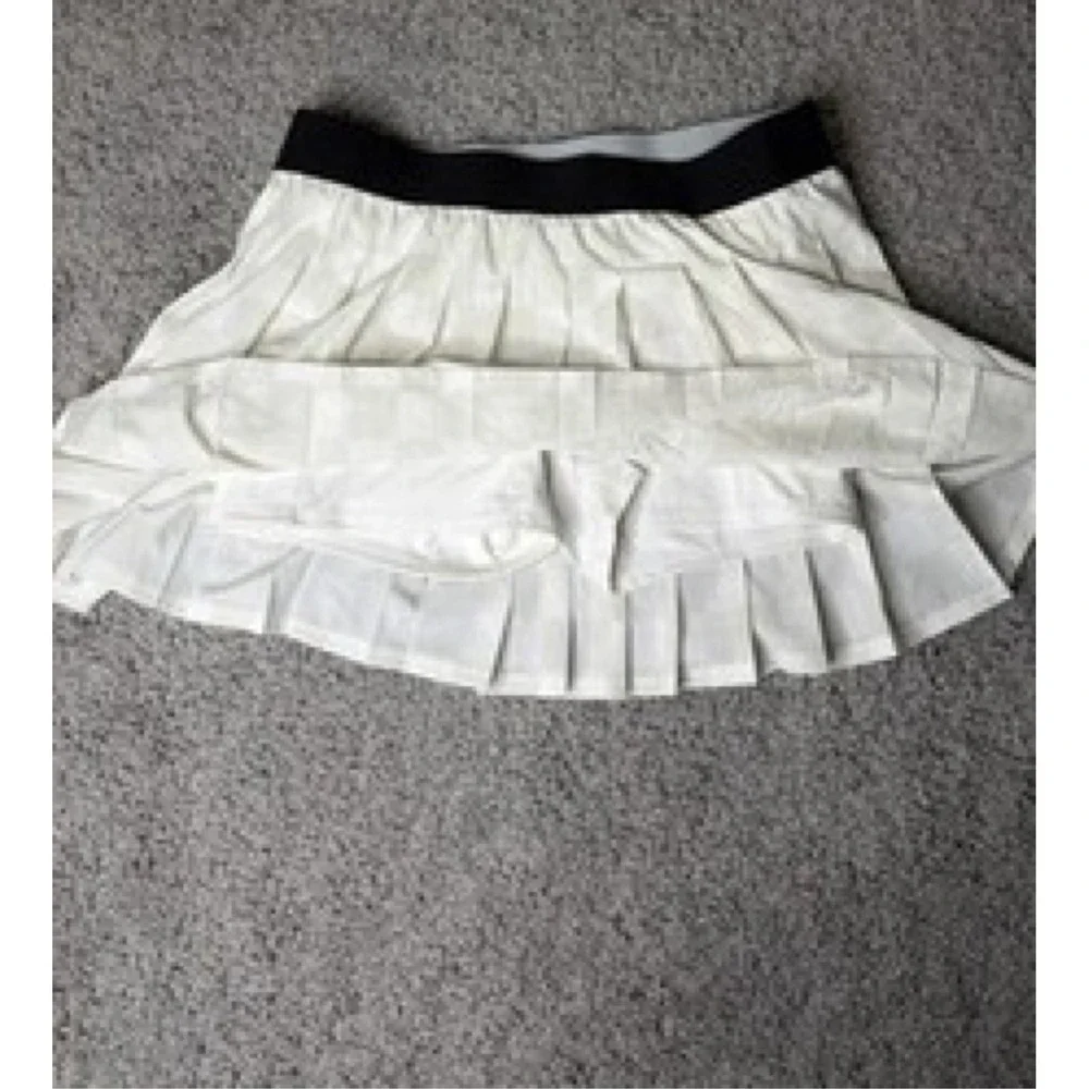 JoyLab Large White Checkered Pleated Tennis Skort with Built In Shorts